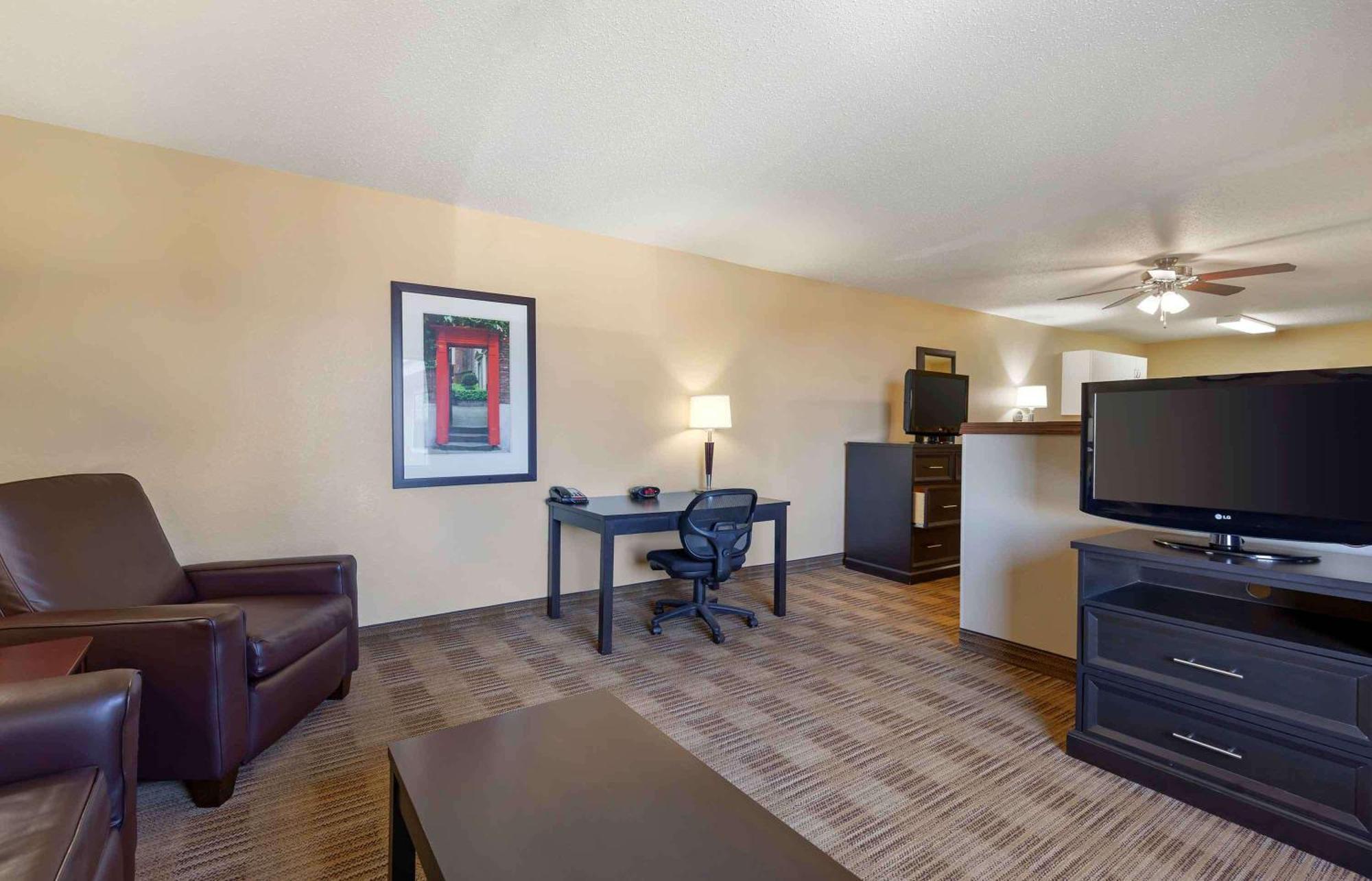 Extended America - Madison - Junction Court Hotel 2*