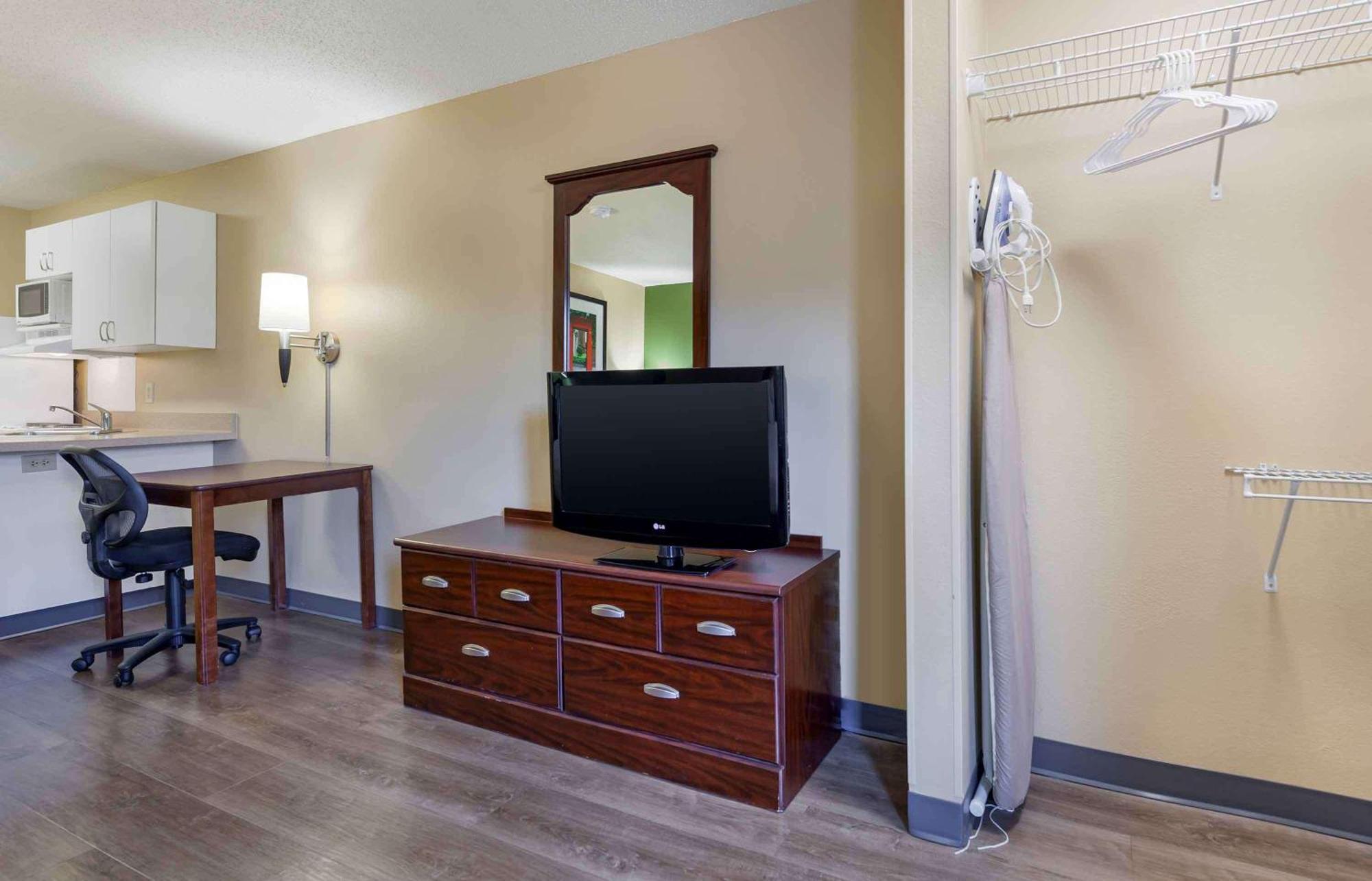 Extended America - Madison - Junction Court Hotel 2*